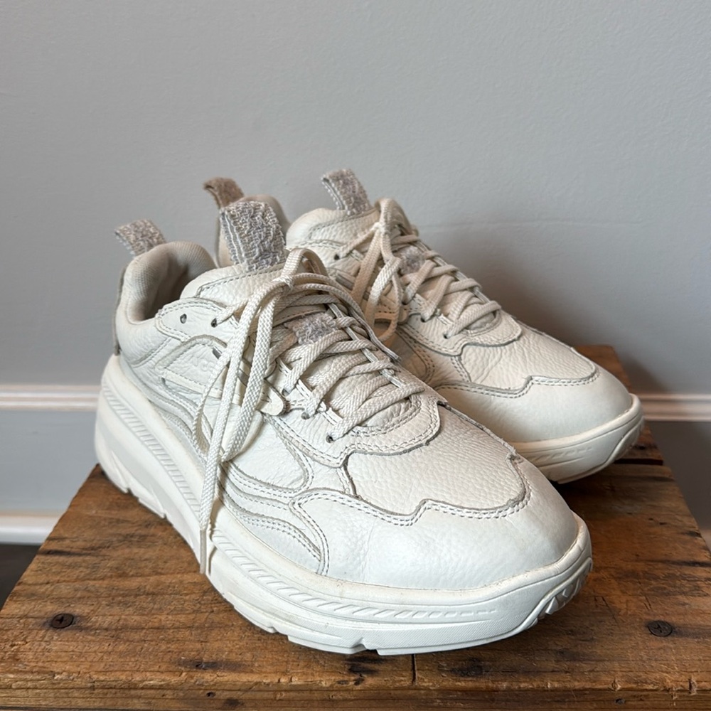 White Ugg Ca1 Leather Sneakers Size 9